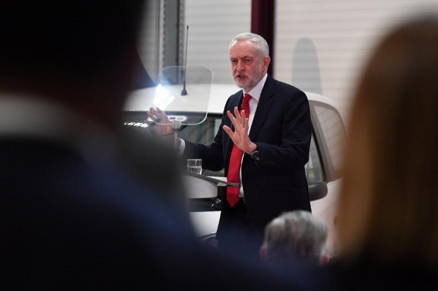 Jeremy Corbyn, dirigeant du Parti travailliste britannique, prononce un discours sur le Brexit à l’Université de Coventry, le 26 février 2018 (AFP)