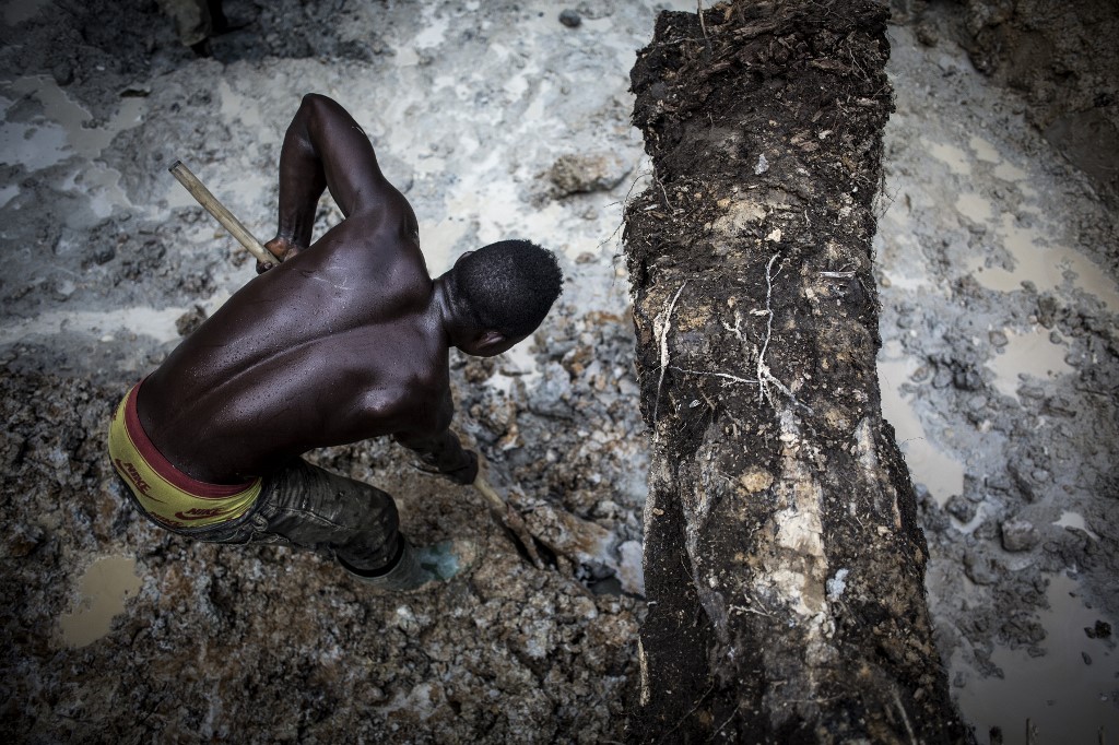 Gold miner, DR Congo