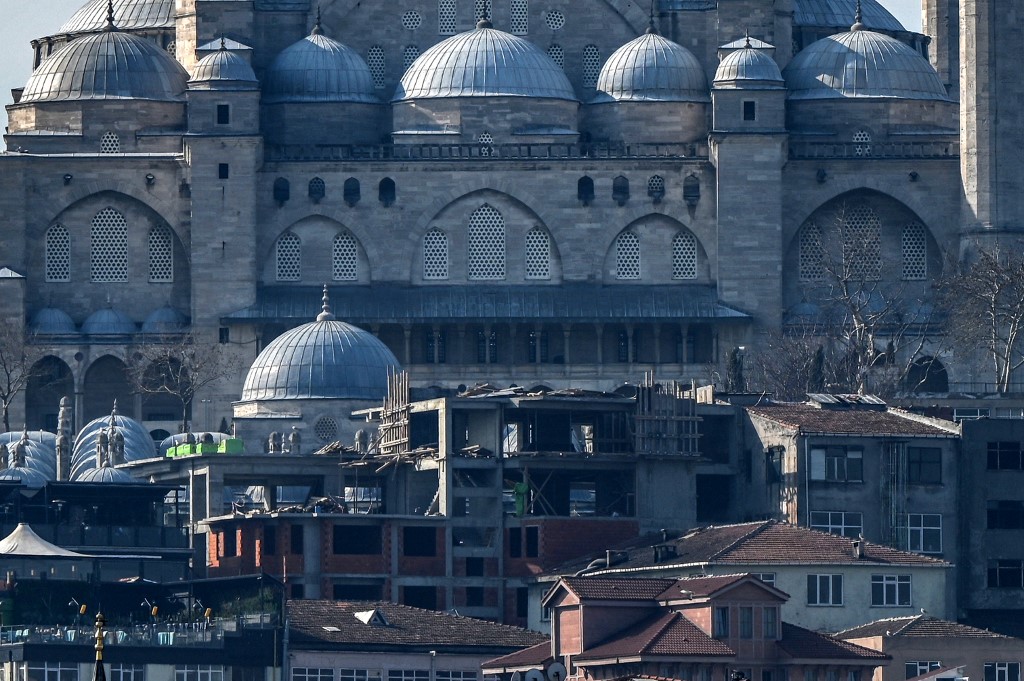 Ce projet, qui altère considérablement la silhouette d’Istanbul, a provoqué la colère de nombreux habitants de la ville (AFP/Ozan Kose)