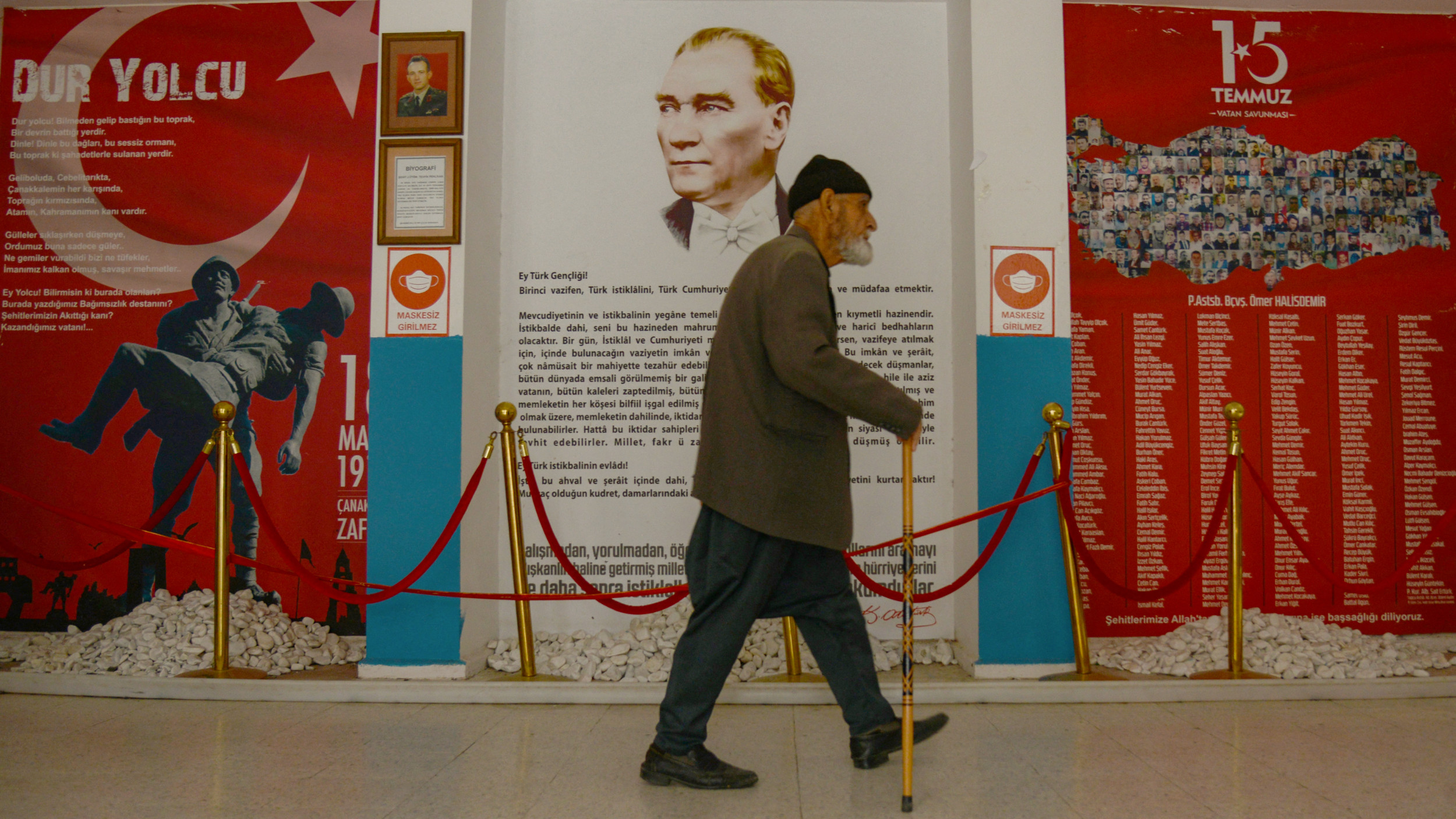 A voter arrives to cast his ballot during the presidential runoff vote in Diyarbakir, on 28 May 2023 (AFP)