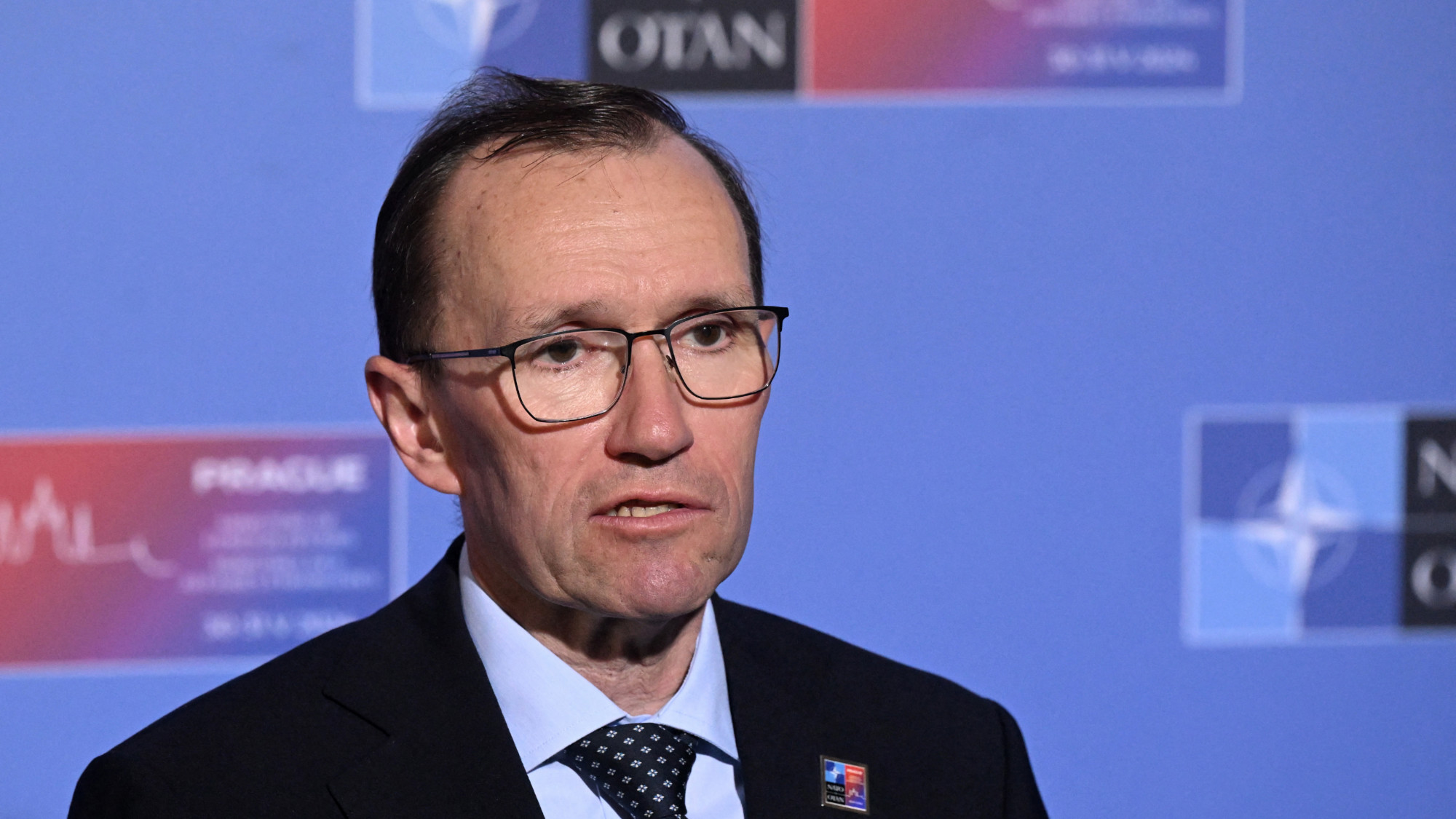 Norwegian Minister of Foreign Affairs Espen Barth Eide talks to media in Prague, Czech Republic on 31 May 2024 (AFP/Michal Cizek)