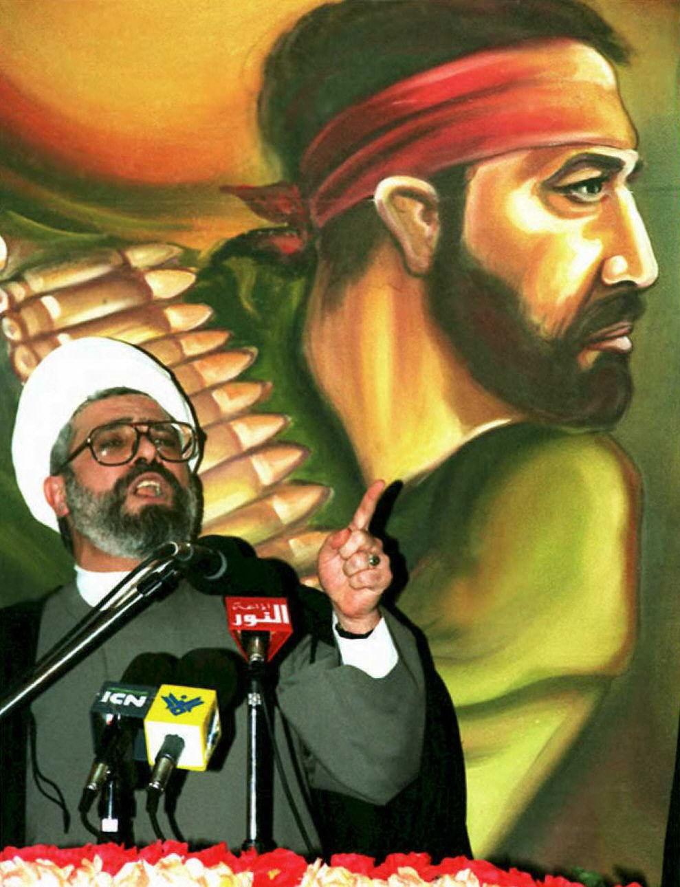 Naim Qassem addresses a rally following the suicide bomb attack that wounded 11 Israeli soldiers 25 April 1995 (Ali Hachicho/AFP)