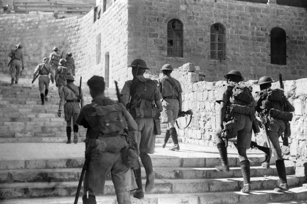 British soldiers enter the Old City of Jerusalem 1938