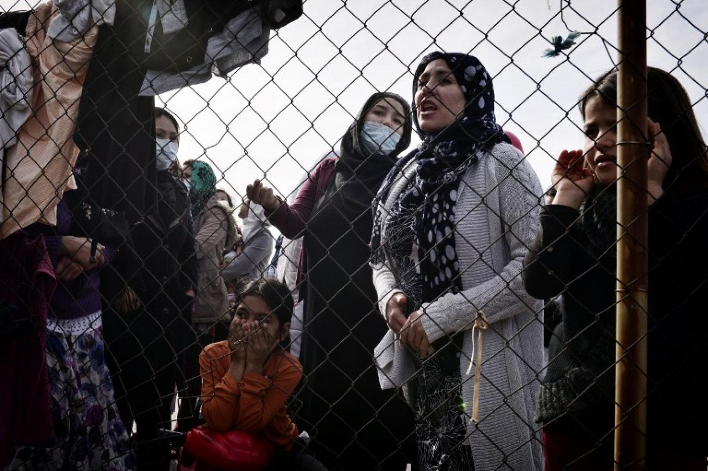 Femmes et enfants dans le camp grec d’Hellinikon à Athènes (AFP)