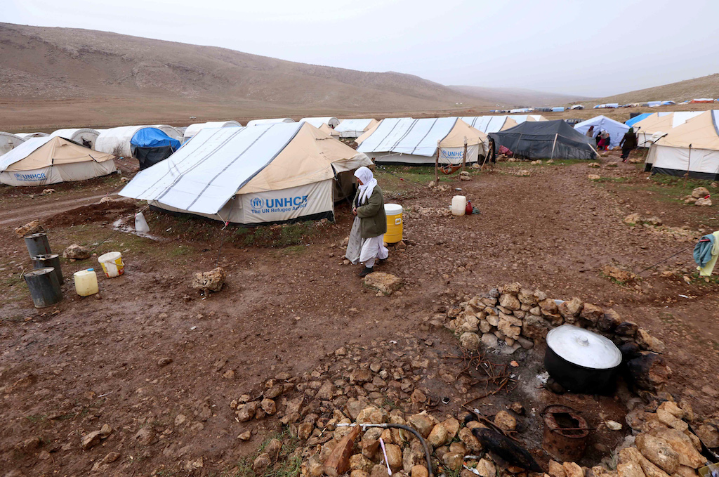 A general view shows a make-shift camp for displaced Iraqi people from the Yazidi community, on Mount Sinjar (AFP)