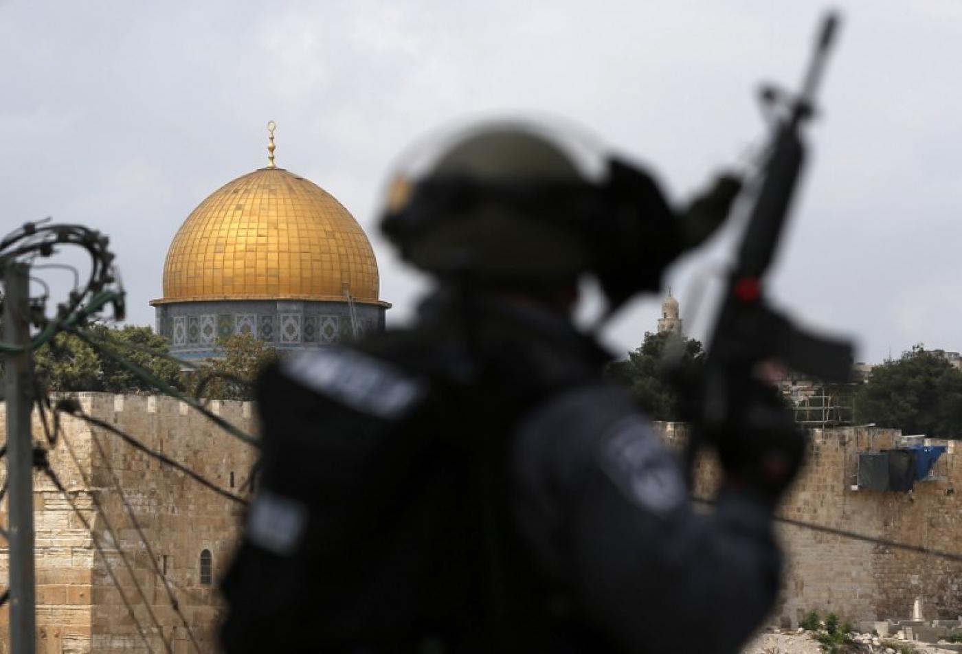 Israël limite régulièrement l’accès des Palestiniens à la mosquée al-Aqsa à Jérusalem-Est (AFP)