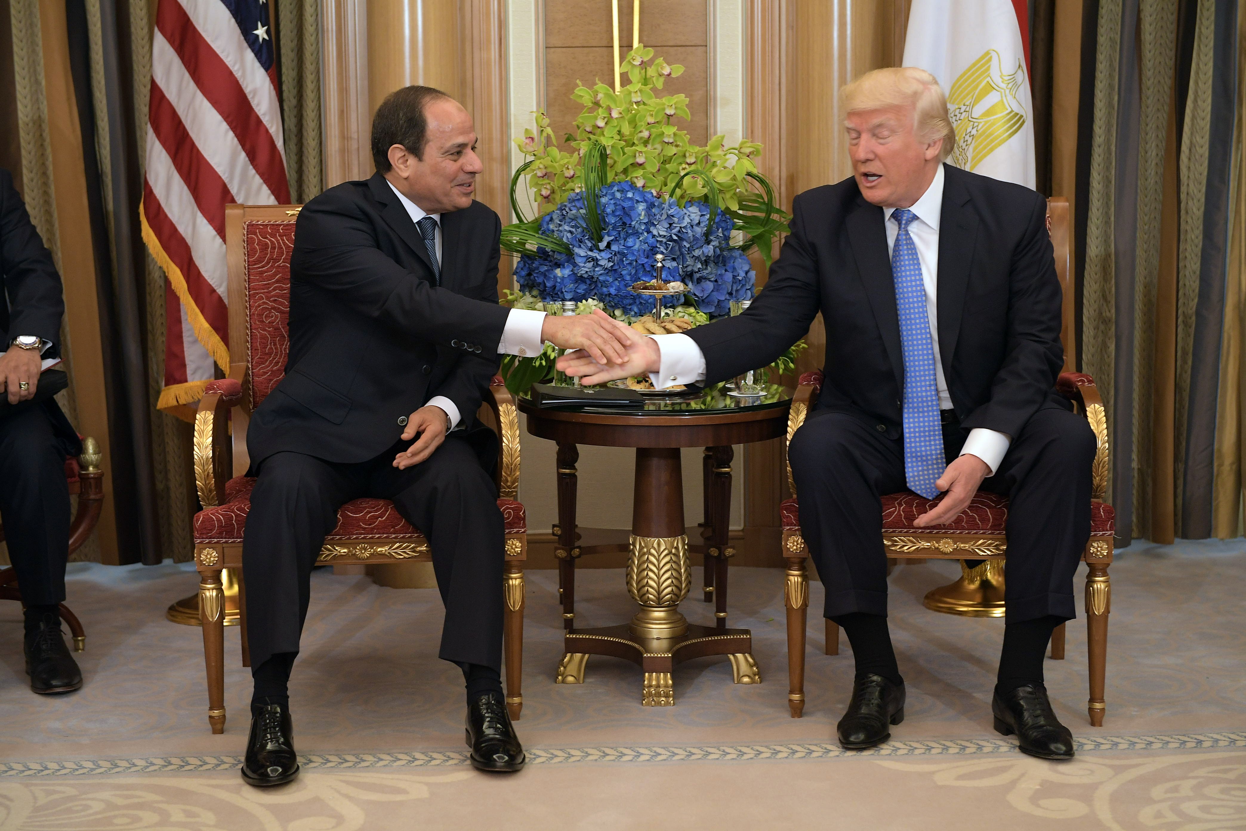 US President Donald Trump (R) and Egypt's President Abdel Fattah al-Sisi 21 May, 2017 (AFP)