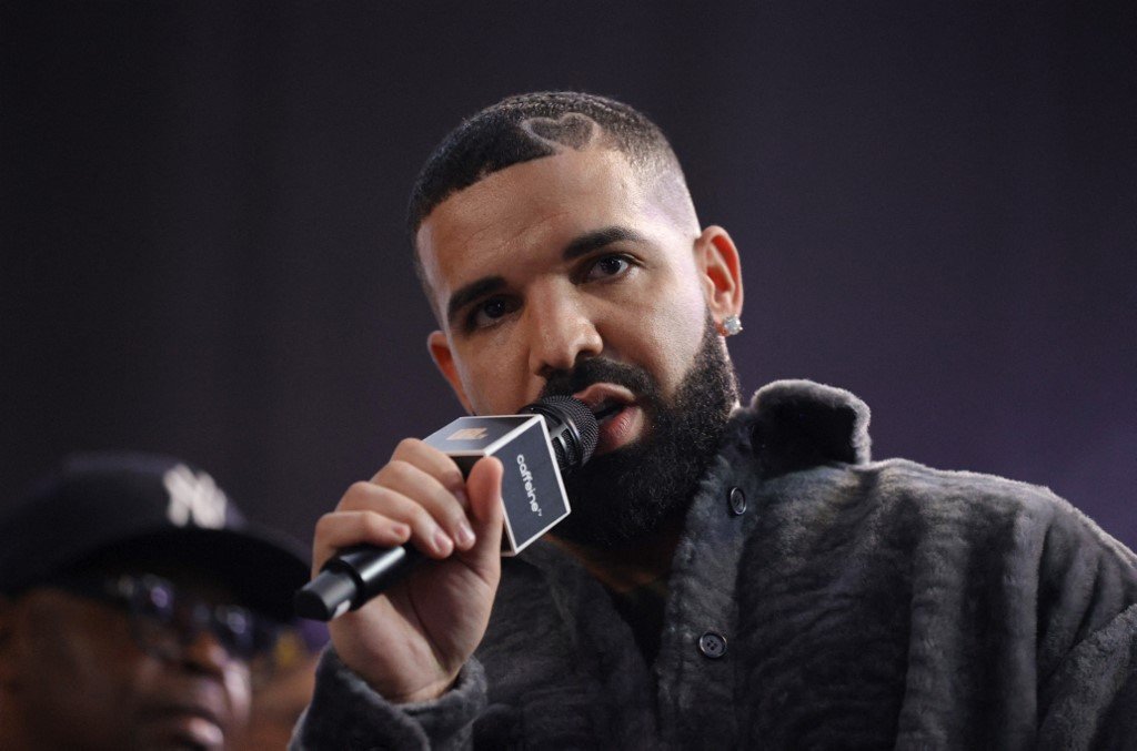 Le rappeur canadien Drake intègre des expressions arabes et islamiques dans sa musique (AFP)