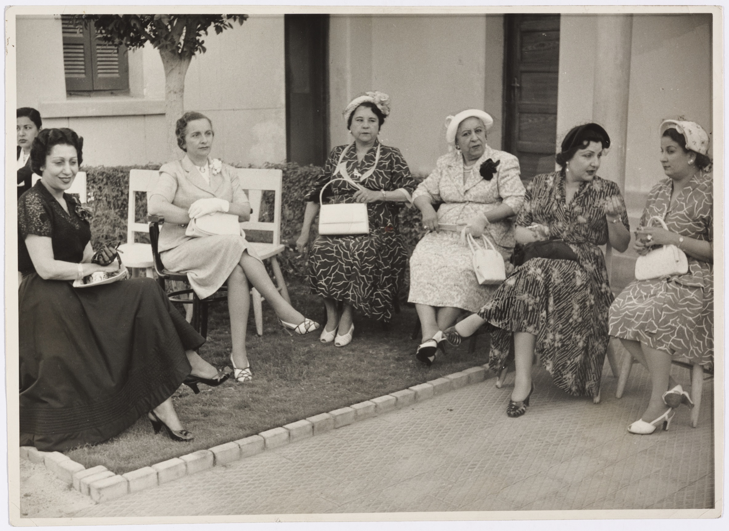 Membres de l’Union féministe fondée par Hoda Chaaraoui, 1950, Beyrouth (The Arab Image Foundation)