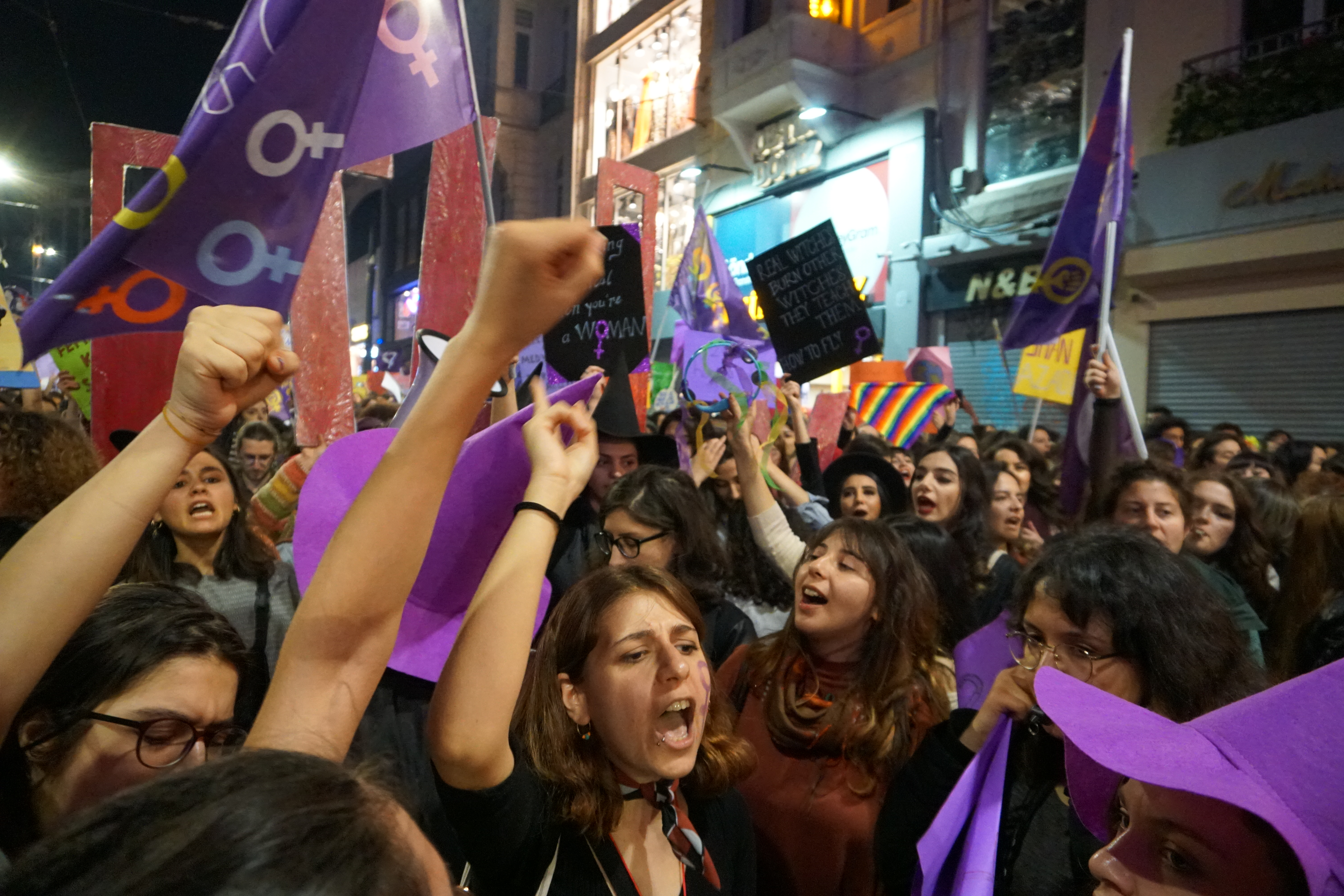 Women march on International Women's Day in Istanbul (MEE/Nimet Kirac)
