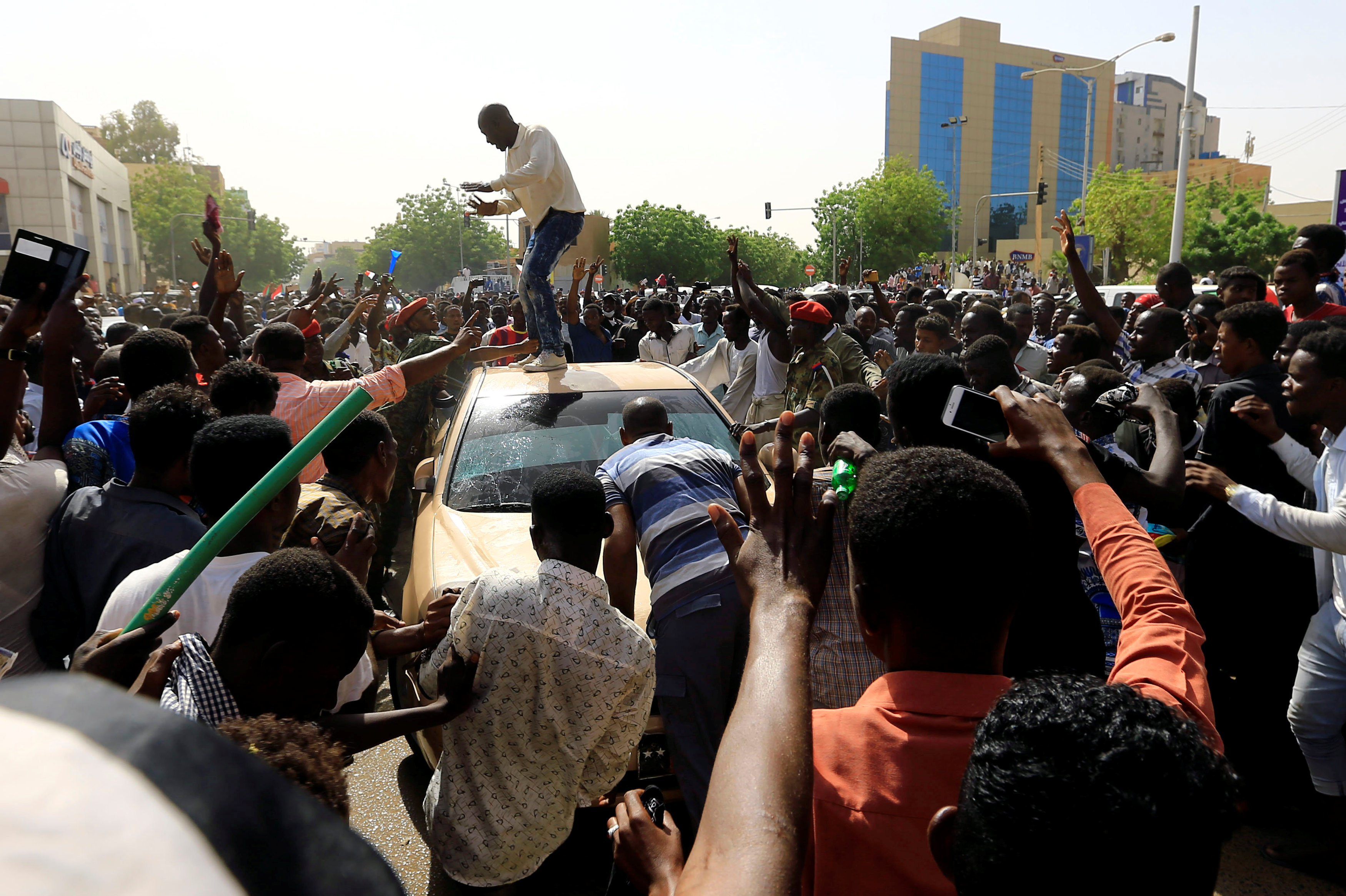 sudan protesters block military official