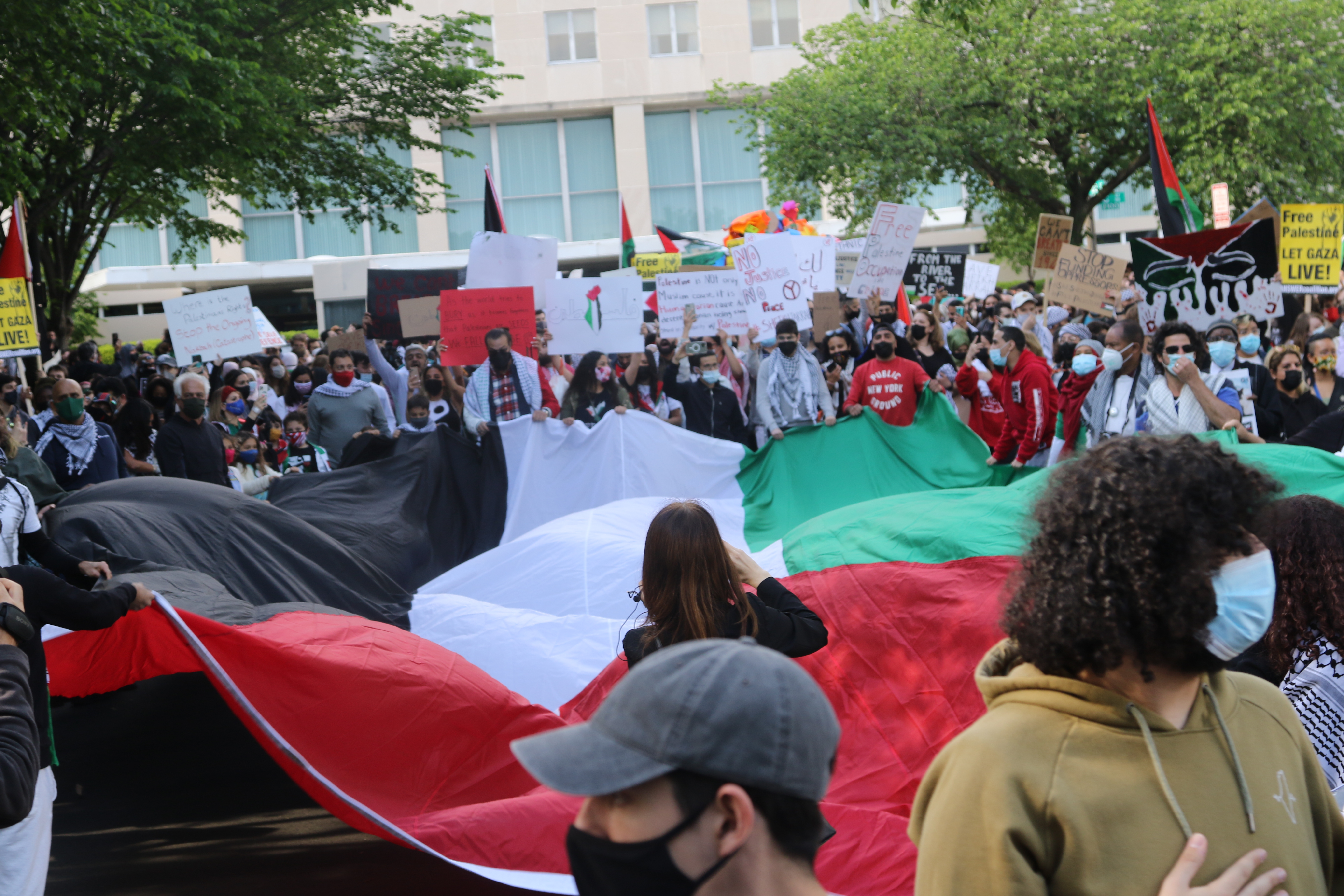 Hundreds of demonstrators gathered in front of the State Department in Washington DC on Tuesday afternoon, calling on the administration of US President Joe Biden to pressure Israel to stop the planned evictions in Sheikh Jarrah
