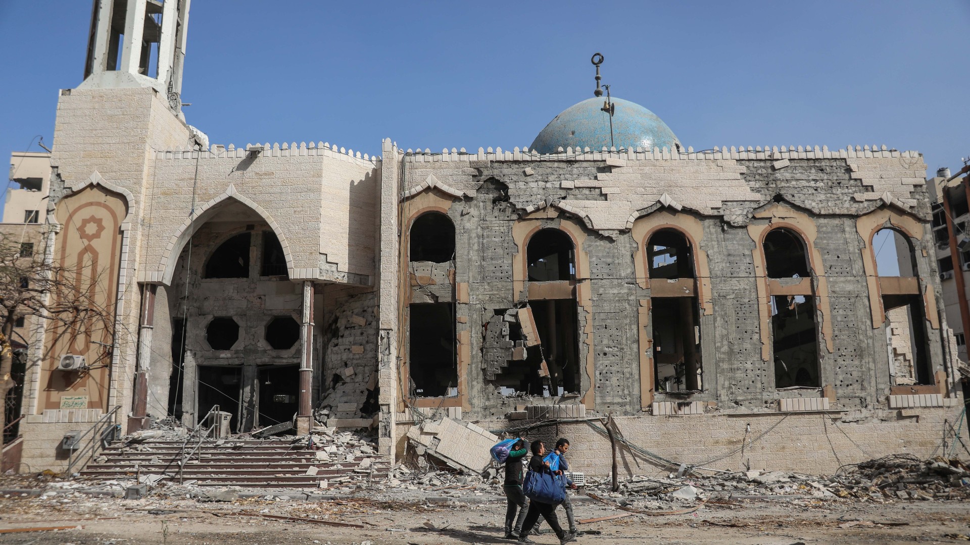 A damaged mosque pictured in Gaza City as a result of Israeli air strikes on 24 November 2023 (MEE/Mohammed al-Hajjar)