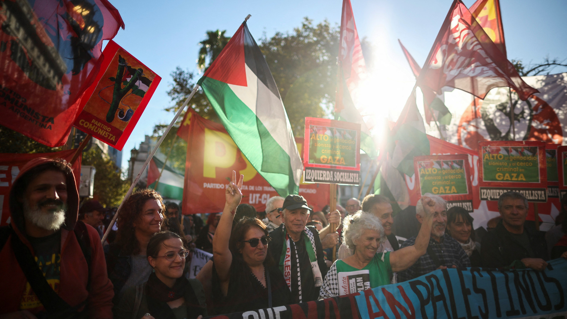 Pro-Palestinian demonstrators attend a protest against Argentina's President Javier Milei's backing of Israel, at Plaza de Mayo square in Buenos Aires, Argentina, on 18 April 2024 (Reuters/Agustin Marca)