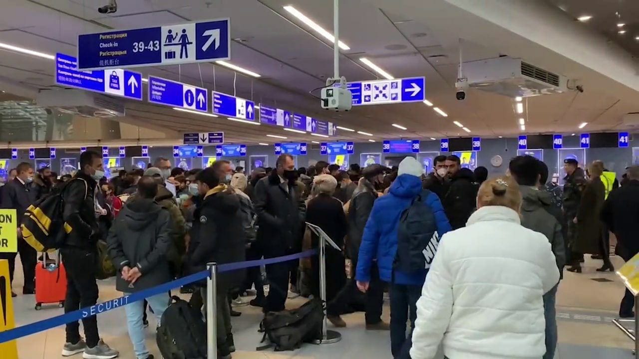 Iraqi Kurds queuing at Minsk International Airport for a repatriation flight to Iraq (Ari Jalal/Facebook)