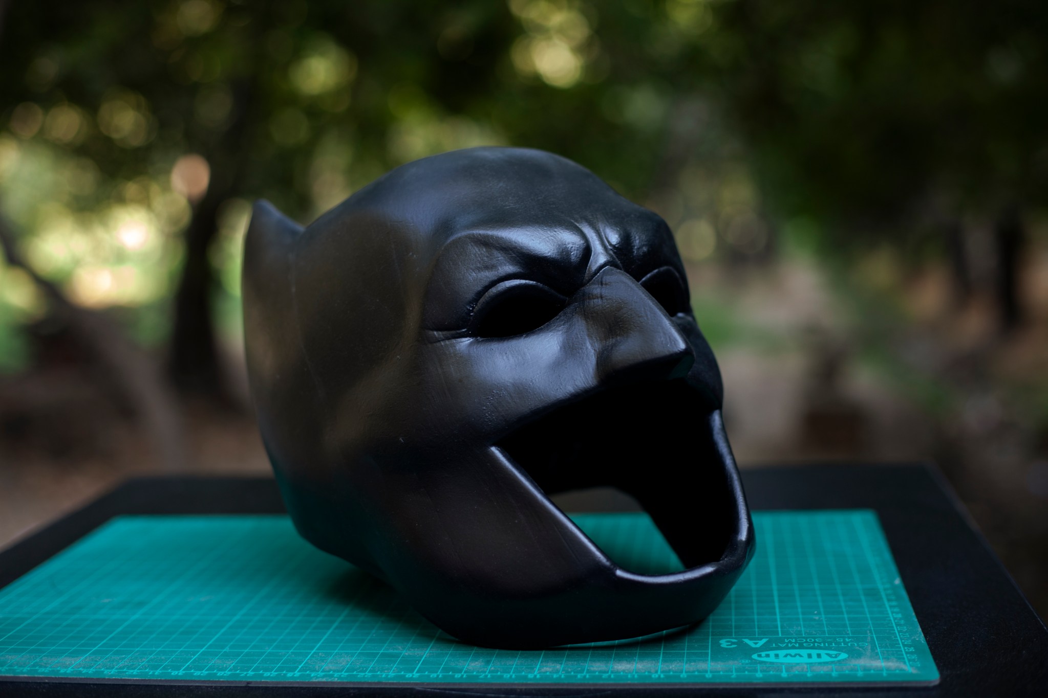 Un casque de Batman imprimé en 3D créé par Ashkan Nazari (MEE/Mohammad Esmaeilizadehi)