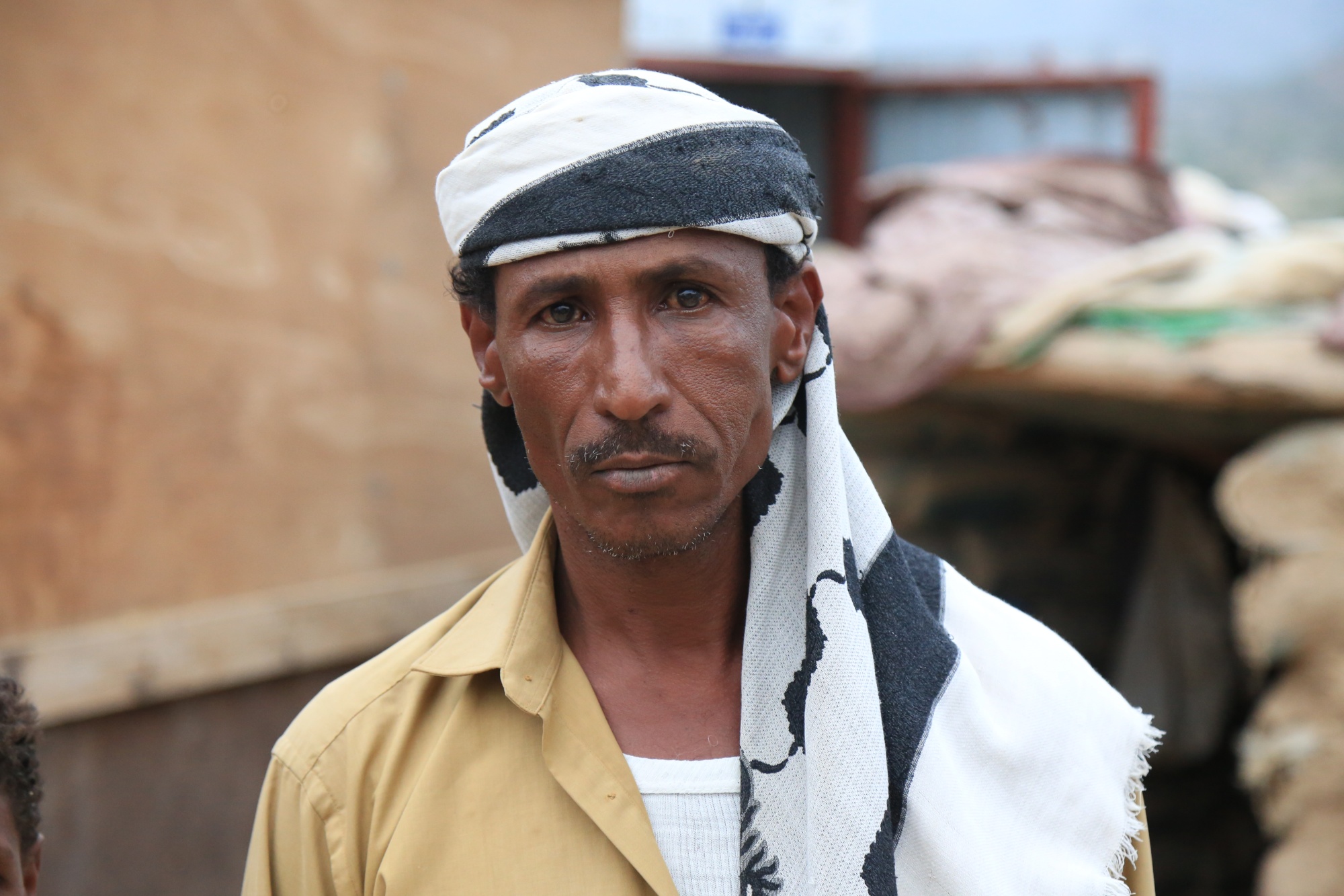 Abdulwase Sufian says he lost everything when the war in Yemen forces him and his family to flee their village (MEE/Khalid al-Banna)
