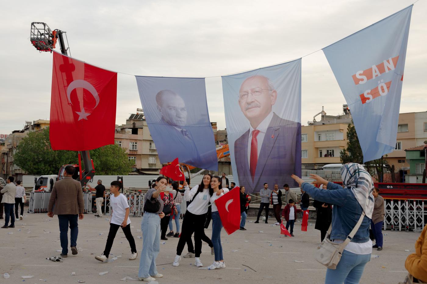 Supporters of the CHP gather in Gaziantep’s Cakmak District during a rally held by Istanbul Mayor Ekrem İmamoglu, ahead of the upcoming Turkish elections, on 26 April 2023 (MEE/Carola Cappellari)