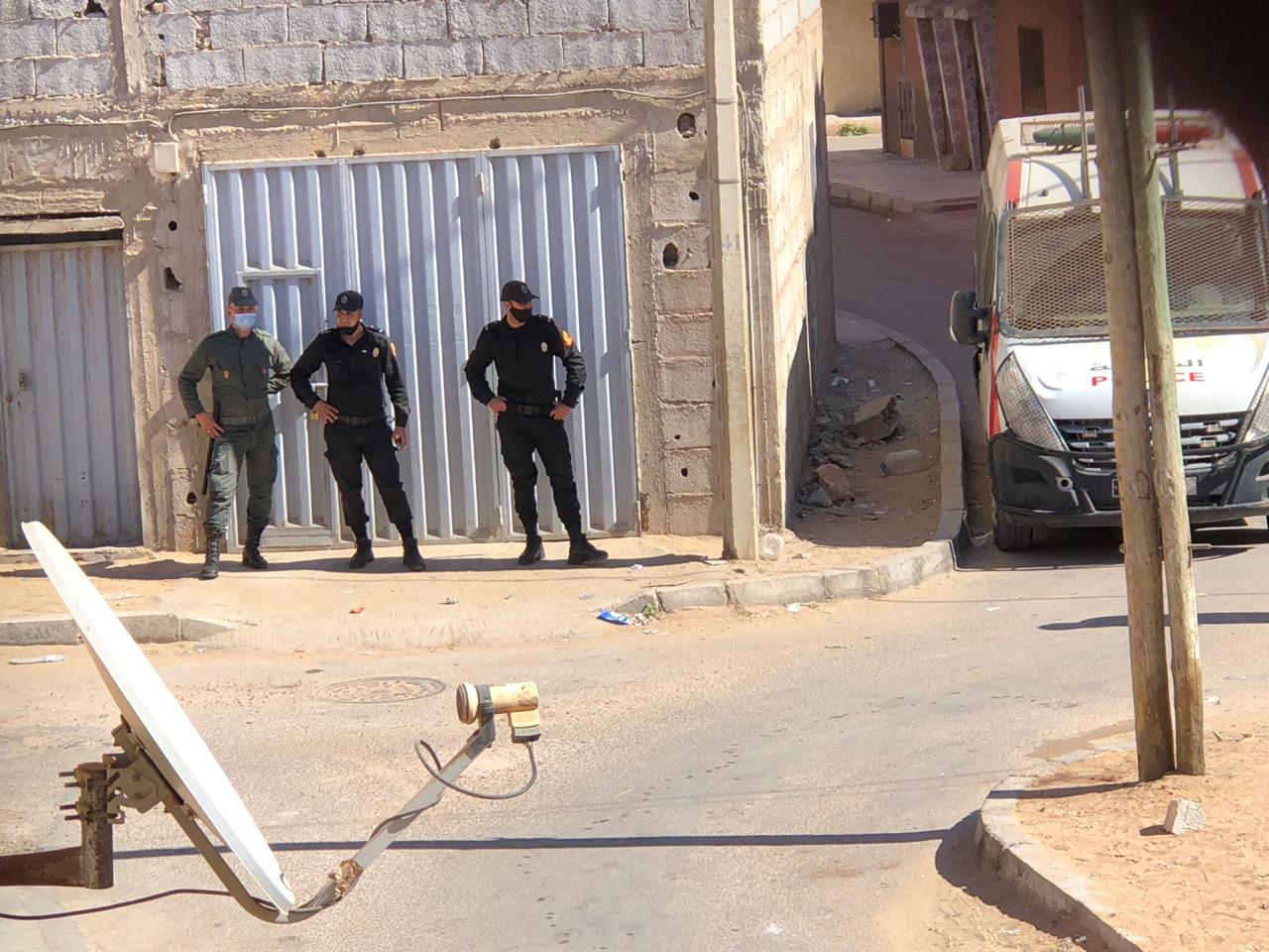 Security forces in the streets near Ahmed Ettanji's home (Equipe Media)