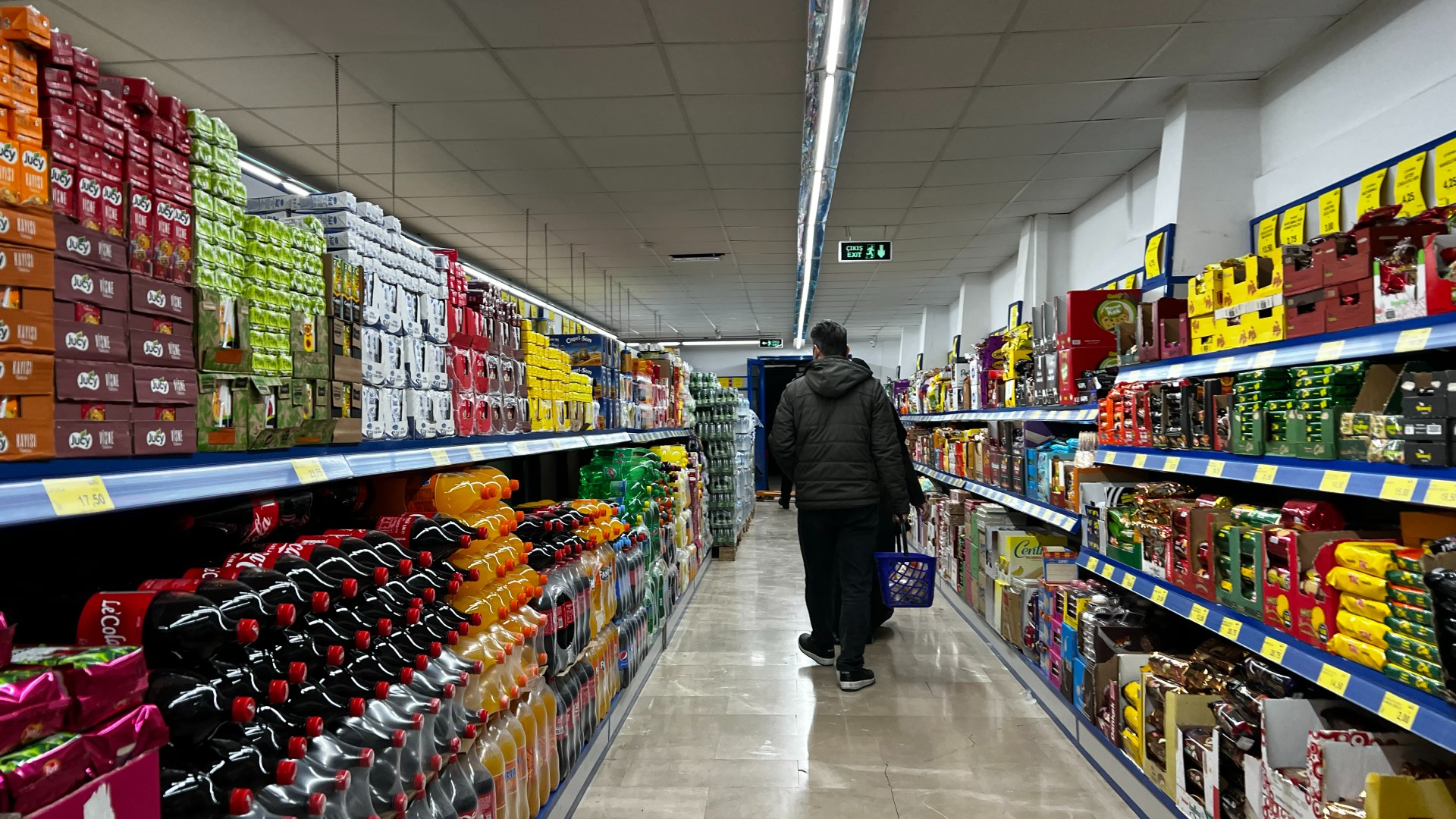 There are 30,000 discount stores across Turkey (MEE/Yusuf Selman İnanc)
