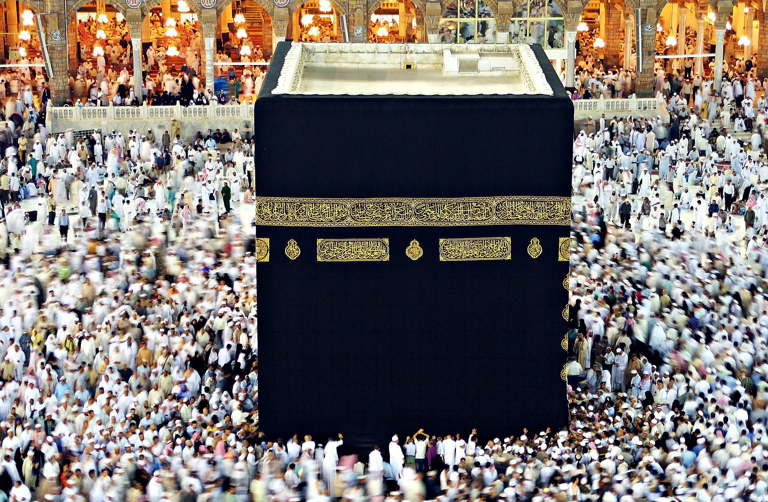 The Kaabah in Mecca, Islam's most holy site, adorned with lines from the Quran: historically odes by al-Qais were also hung on its sides (creative commons)