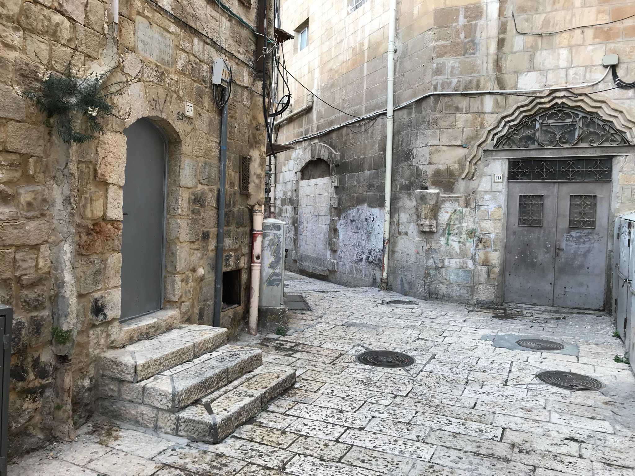Photo of house and street in Jerusalem by Ahmad Nabil