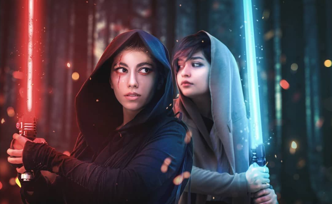 Sara Shahabadi (L) and Spideh Karimi (R) dressed as Dark Rey and Jedi characters from Star Wars (Gelare Beladi)
