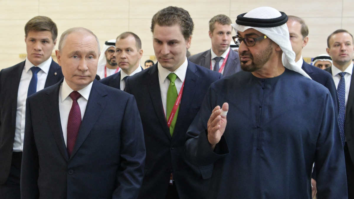 Russian President Vladimir Putin and UAE President Sheikh Mohamed bin Zayed al-Nahyan