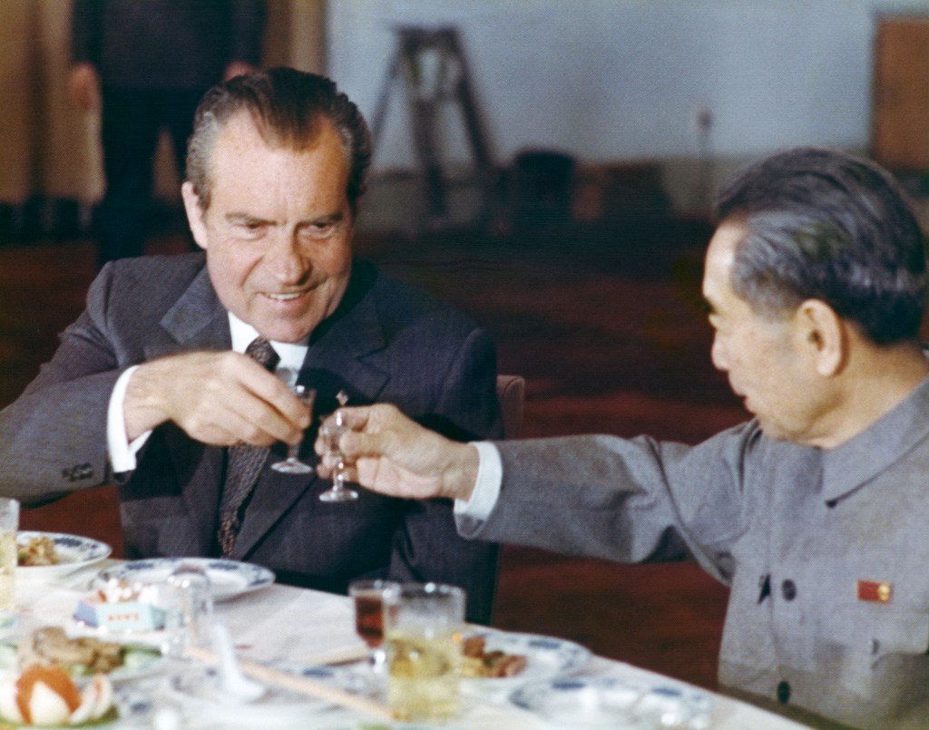 US President Richard Nixon (L) toasts with Chinese Prime Minister Zhou Enlai during a banquet in Beijing, February 1972 (AFP)