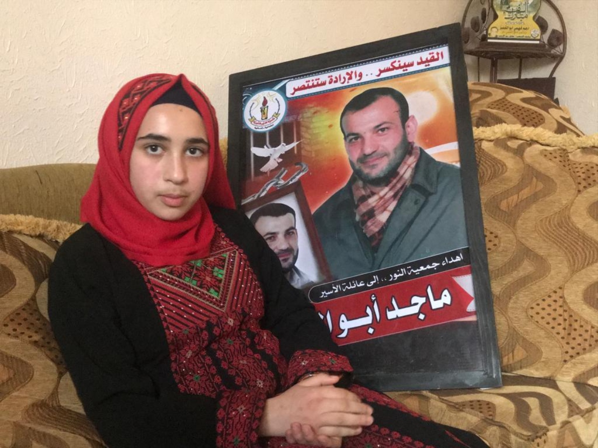 Zina, now 14, had no contact with her father for some six years (MEE/Motasem Dalloul)