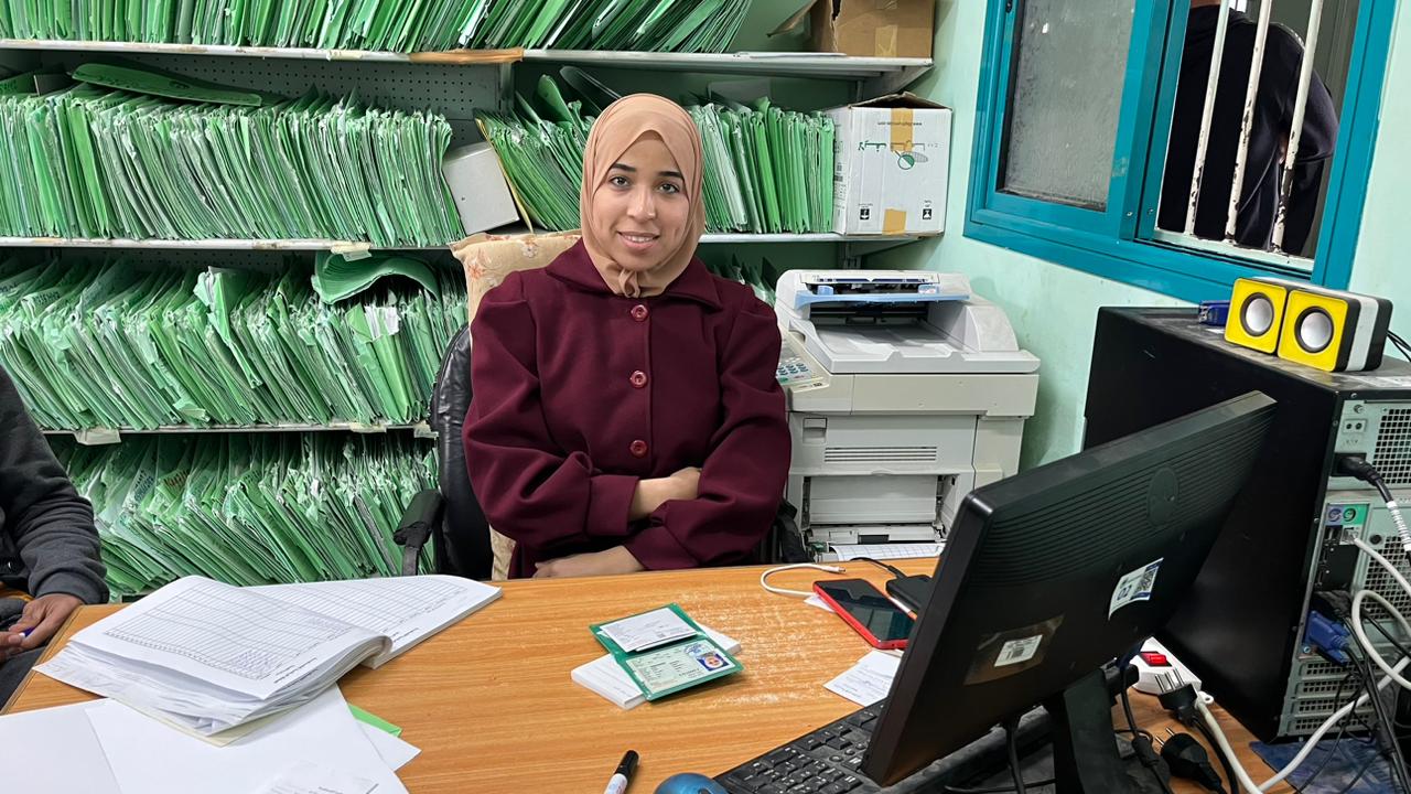 Nesma Abu Musameh pictured at the government clinic in Maghazi refugee camp (MEE/Aseel Mousa)