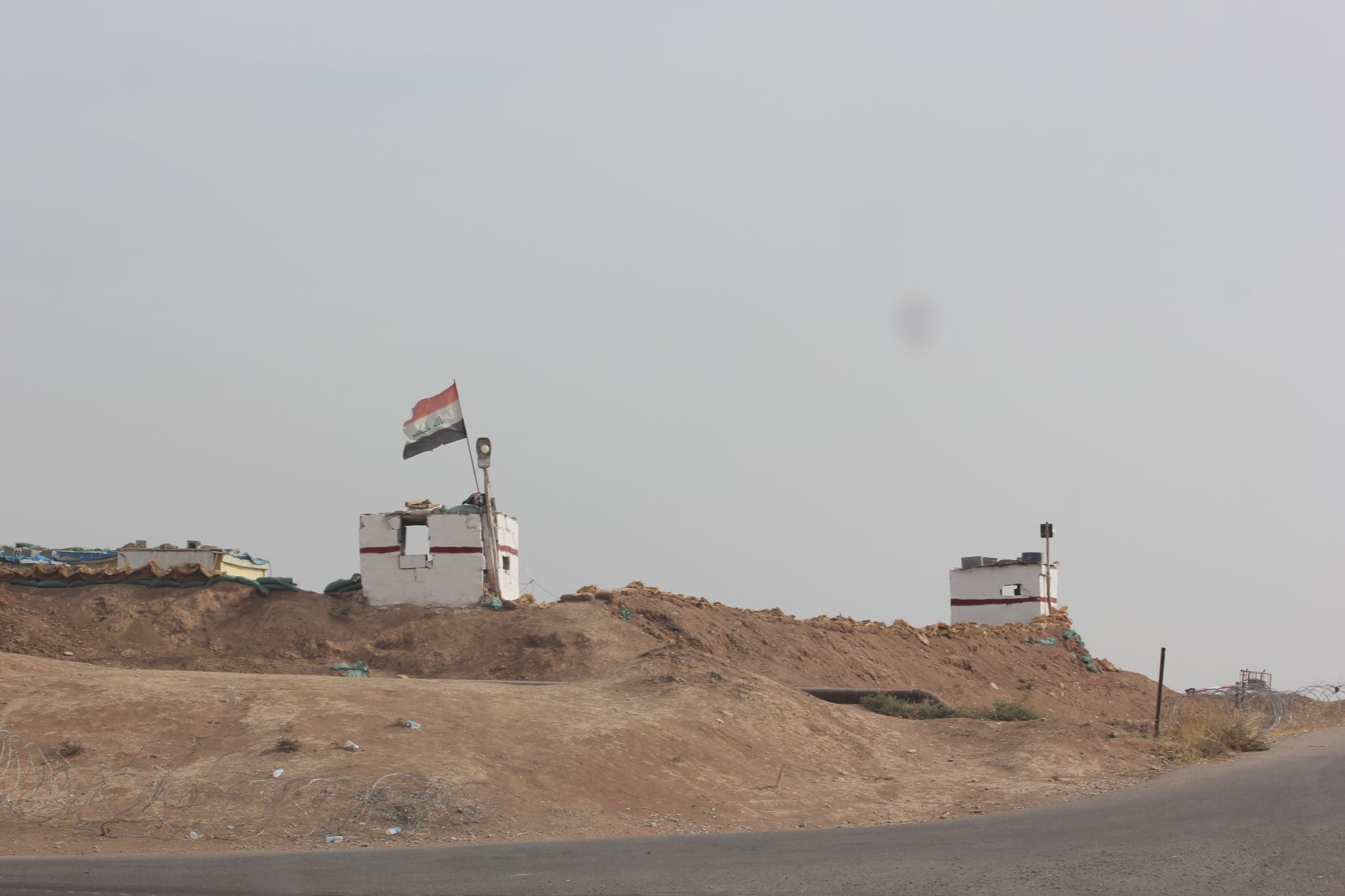An Iraqi checkpoint on the road outside Sargaran (MEE/Alex MacDonald)