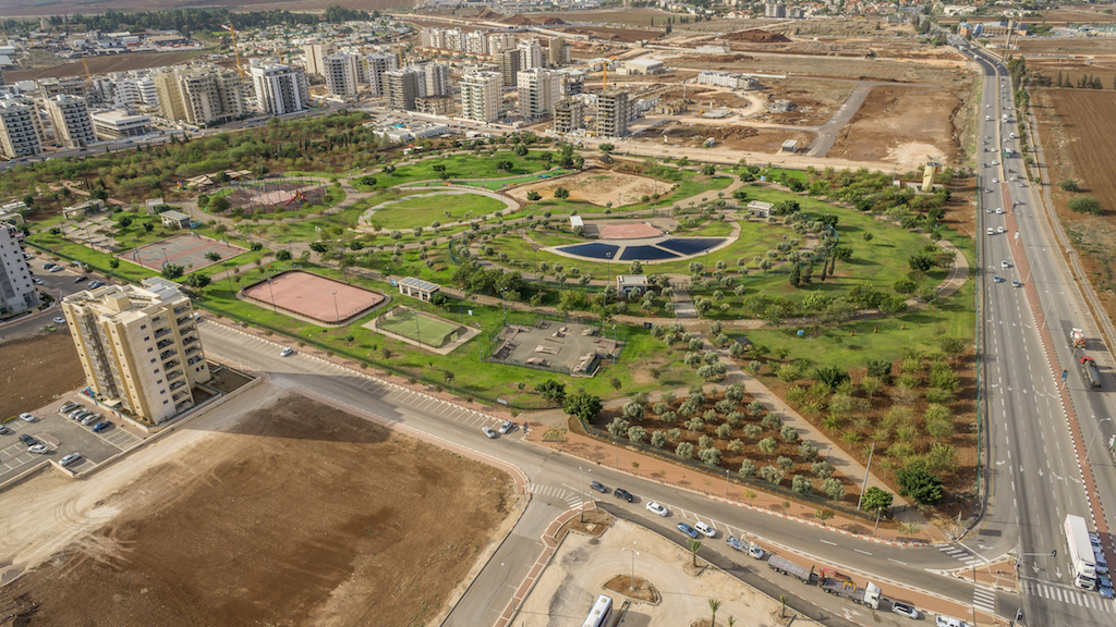 Une photo aérienne du parc d’Afoula (municipalité d’Afoula)