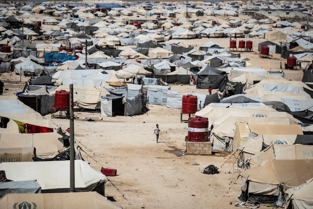 Al-Hol, le camp tentaculaire dans le nord de la Syrie où les épouses et les enfants des combattants de l’EI vivent désormais aux côtés des personnes déplacées (AFP)