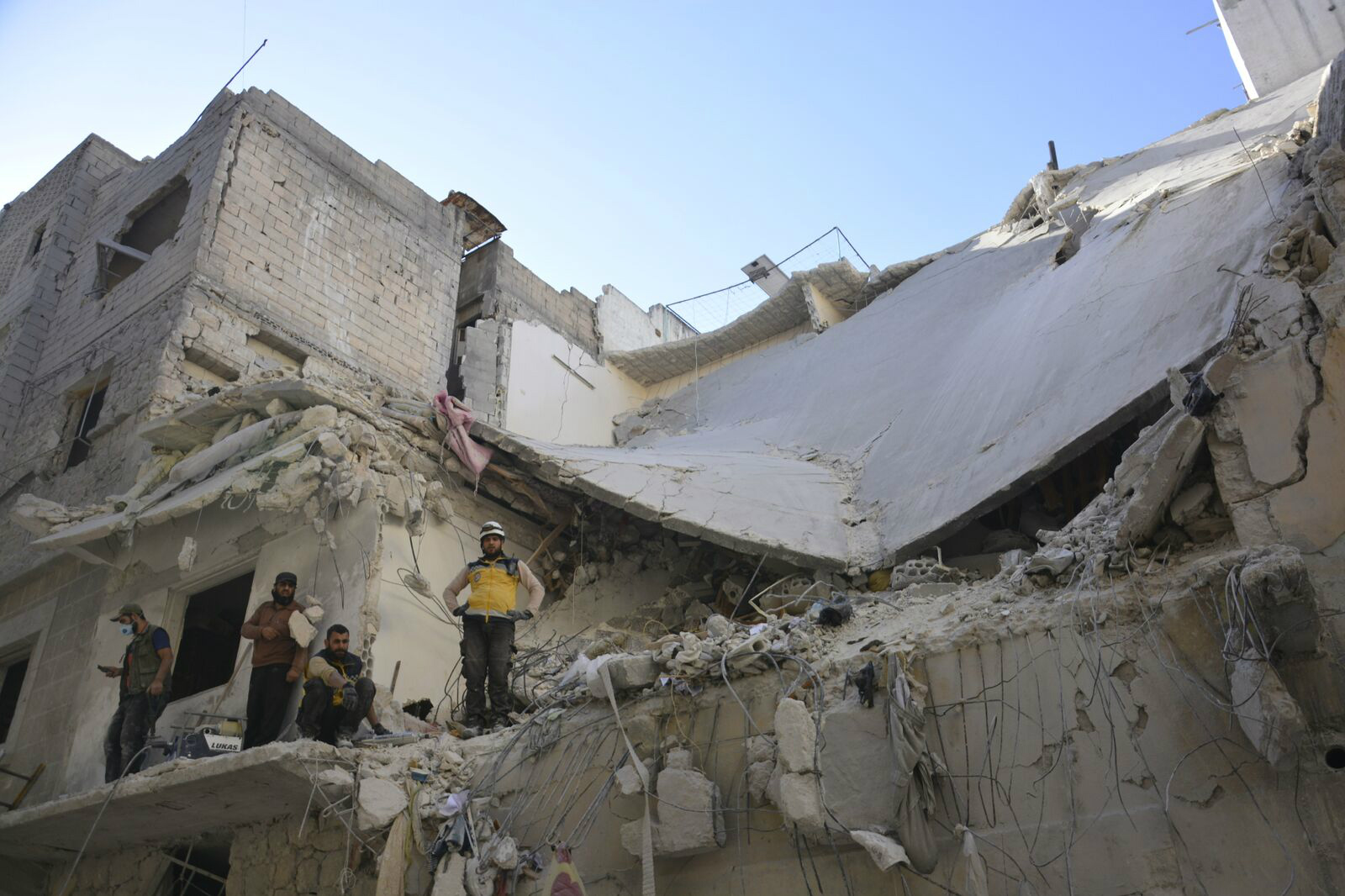 Les décombres d’un bâtiment bombardé dans la province d’Idleb (MEE/Harun al-Aswad)