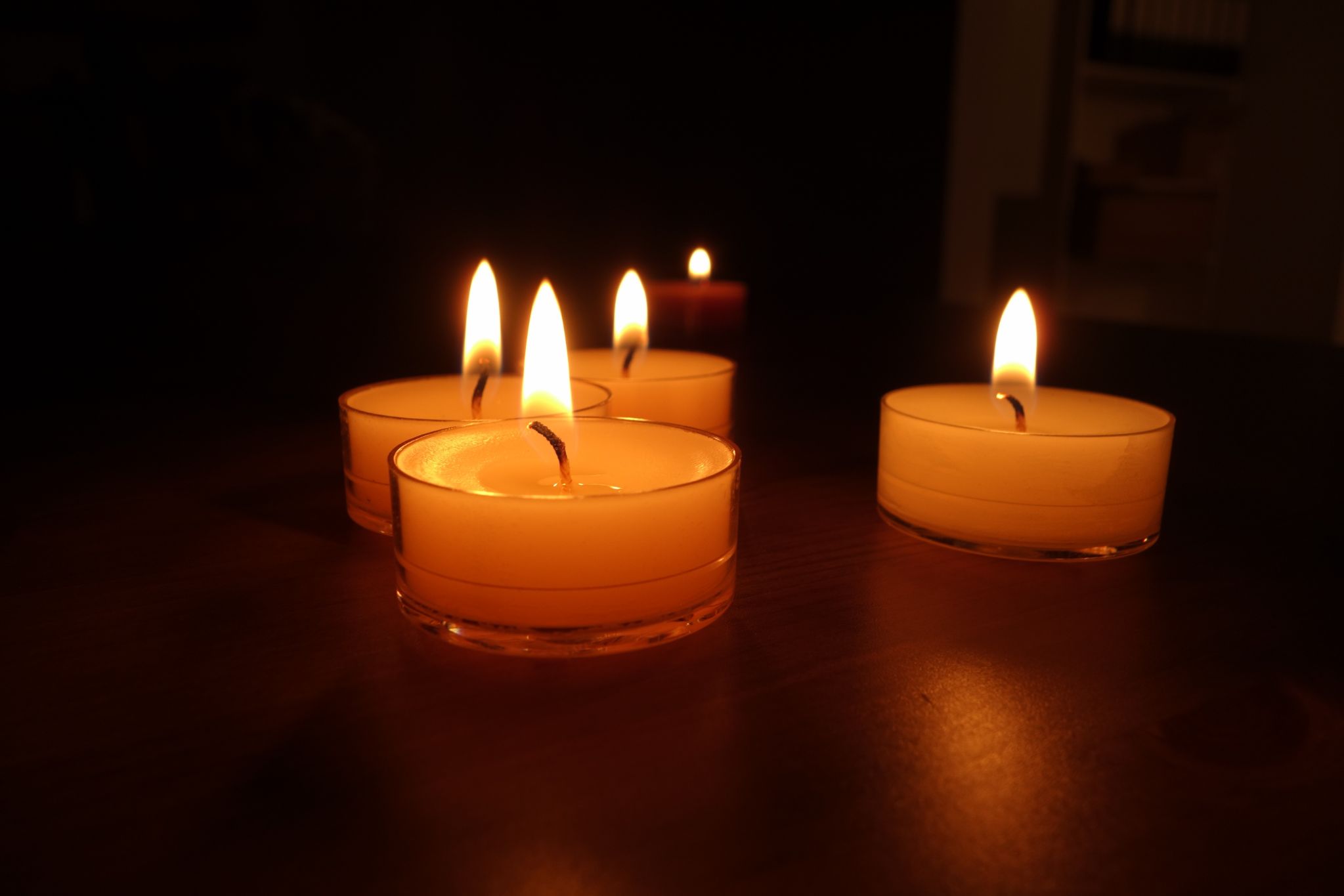 Candles help to create an atmosphere of peace for some people at the end of their life (Credit: Pixabay.com)
