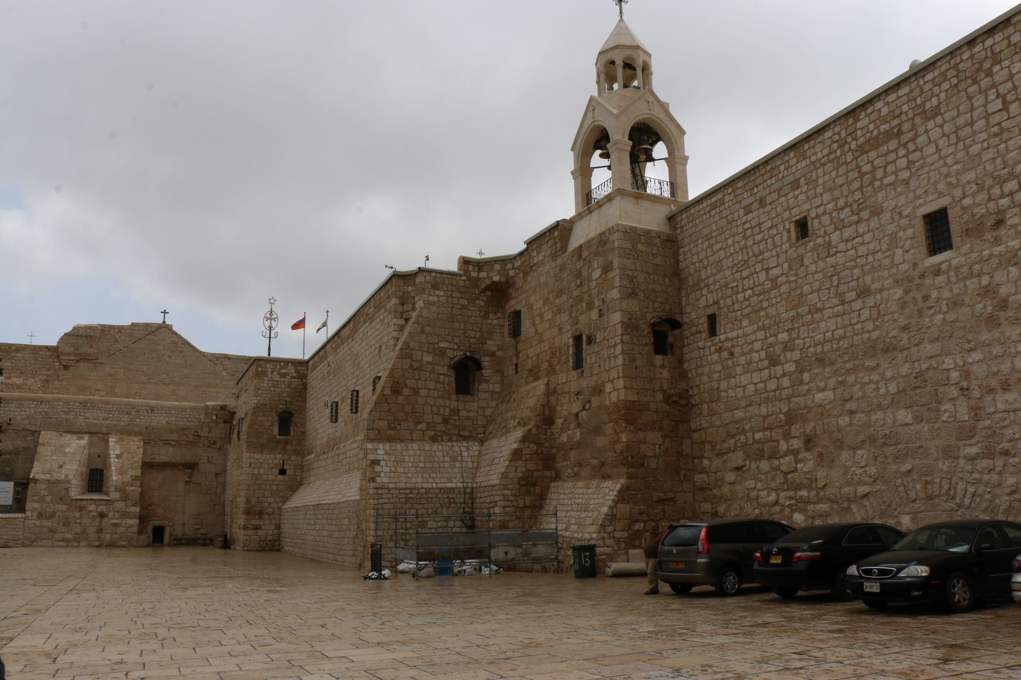 L’église de la Nativité à Bethléem est fermée pour la première fois depuis la seconde Intifada (MEE/Akram al-Waara)