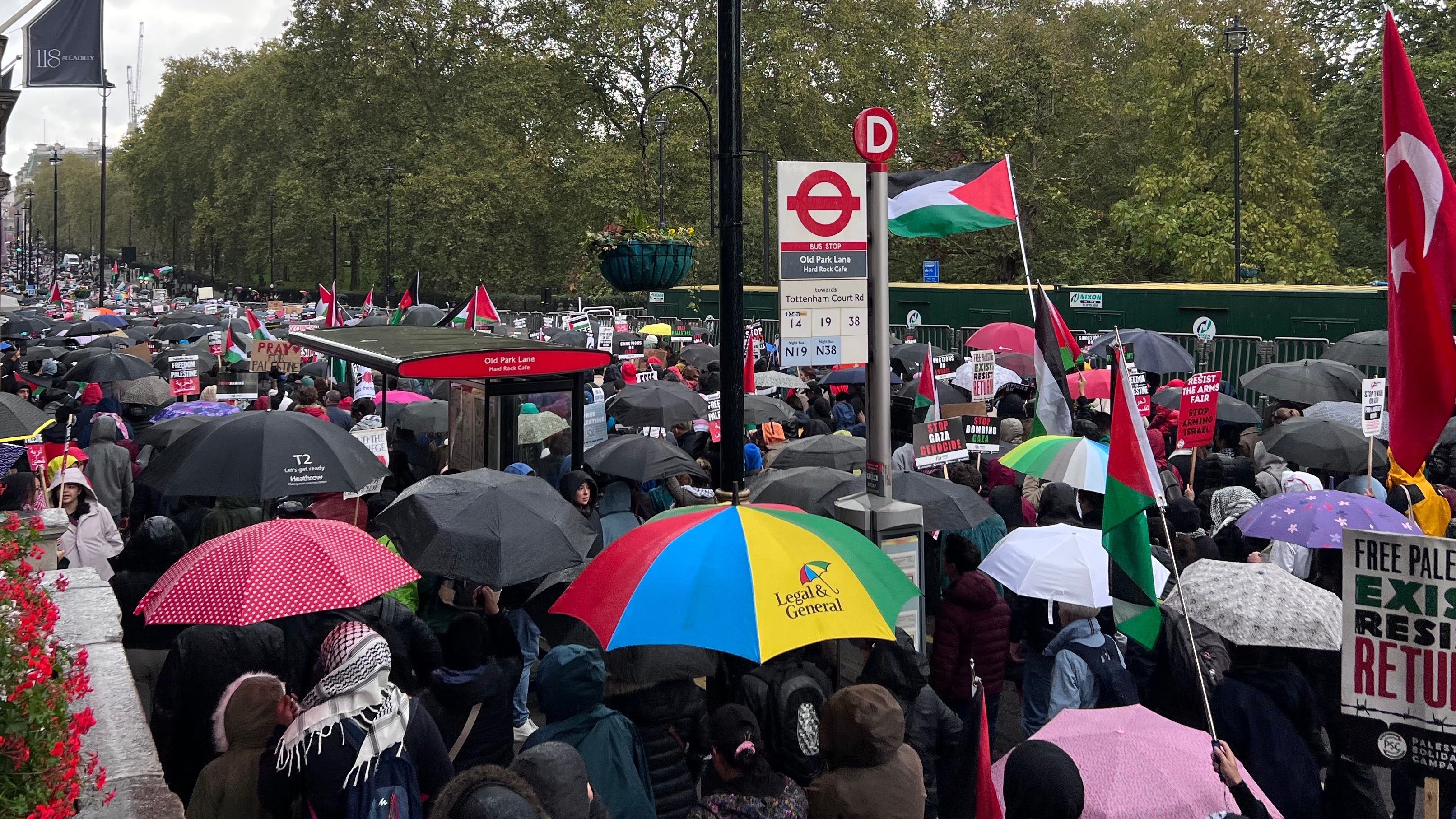 Thousands of marchers braved the rain and torrential weather to March for Palestine in central London (MEE/Areeb Ullah)