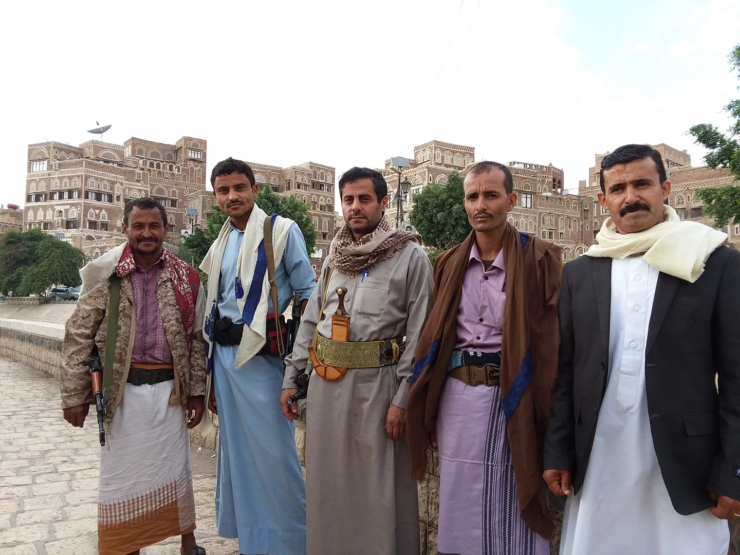 A photo posted by Houthi leader Mohammed al-Bukhaiti shows pro-Hadi leaders, including Ahmad Nasser al-Magnani (second from left) who have recently joined the Houthis (Facebook)