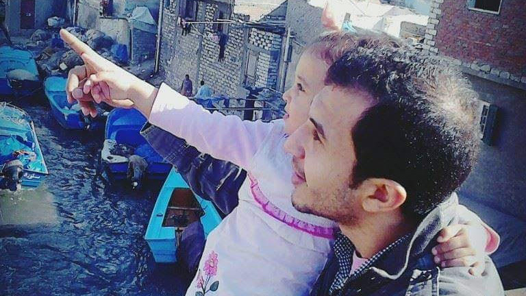 Egyptian refugee Mohamed Elanwer is pictured with his daughter Karma (Supplied photo)