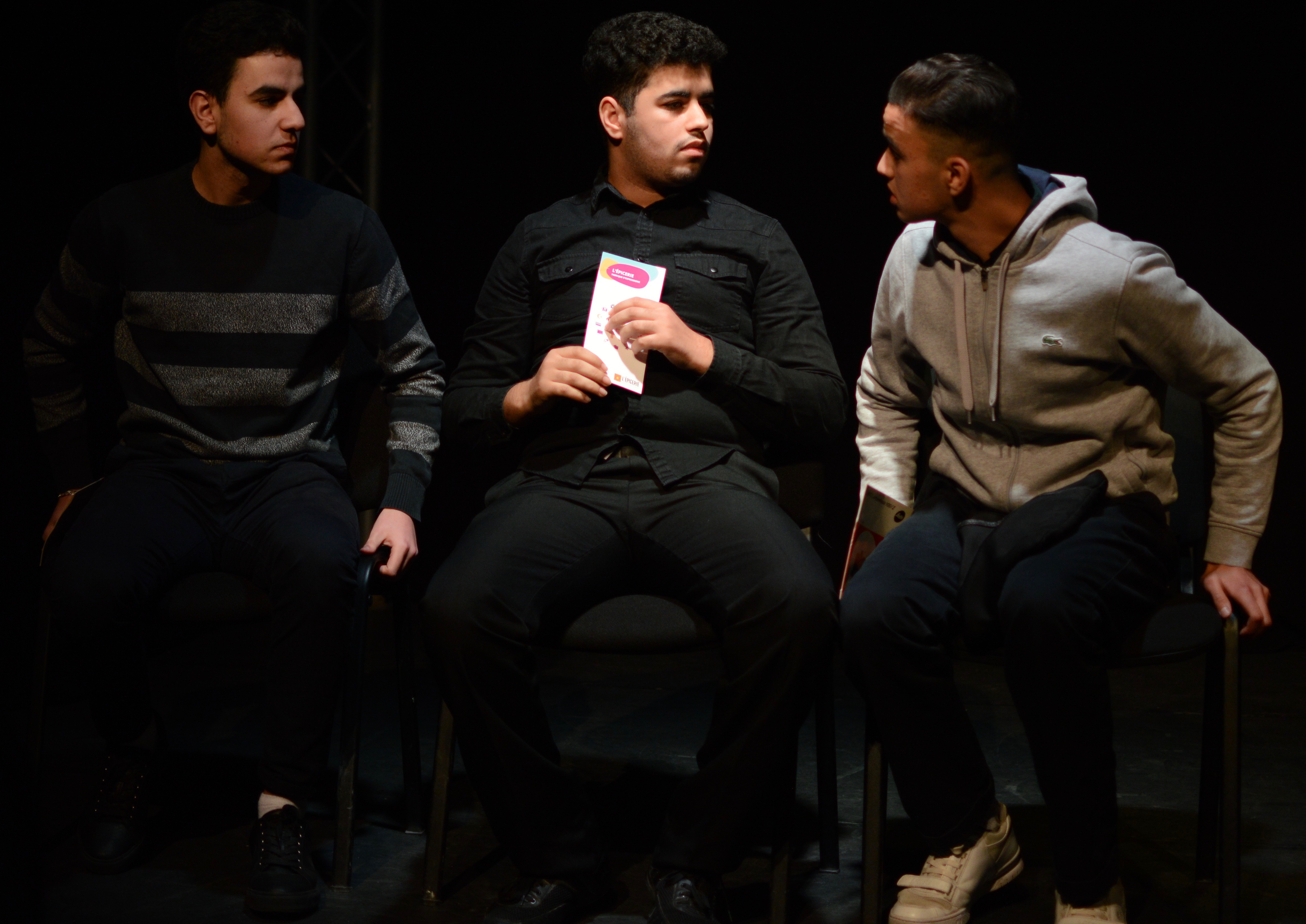 Des jeunes en répétition pour le spectacle de théâtre-action Et tu dis quoi ? créé par l'association Ras El Hanout (avec l'aimable autorisation de Salim Haouch)