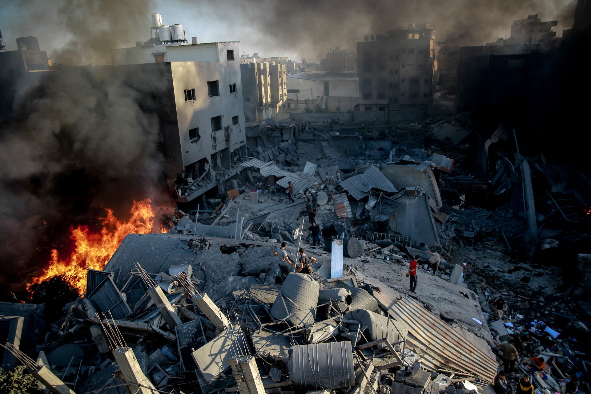 gaza damaged building israel air strike