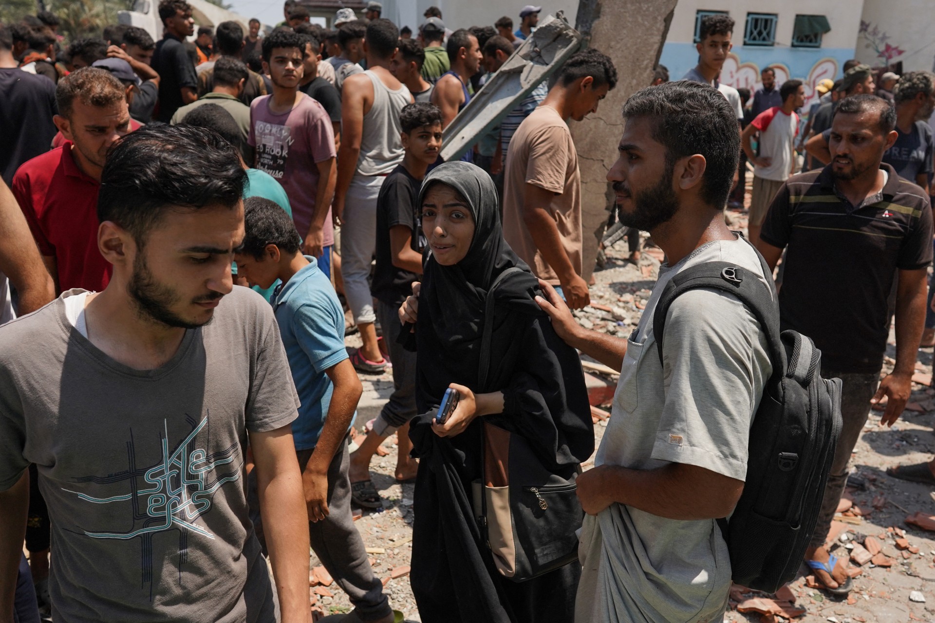 deir al balah school strike