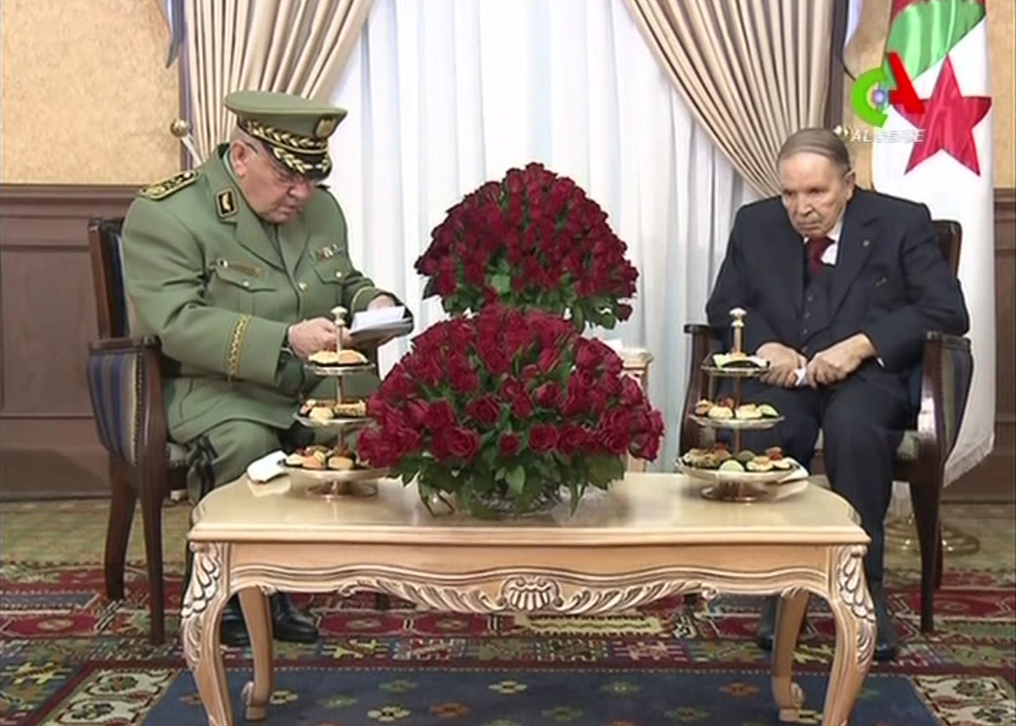 Bouteflika receives Gaid Salah on 11 March (AFP)