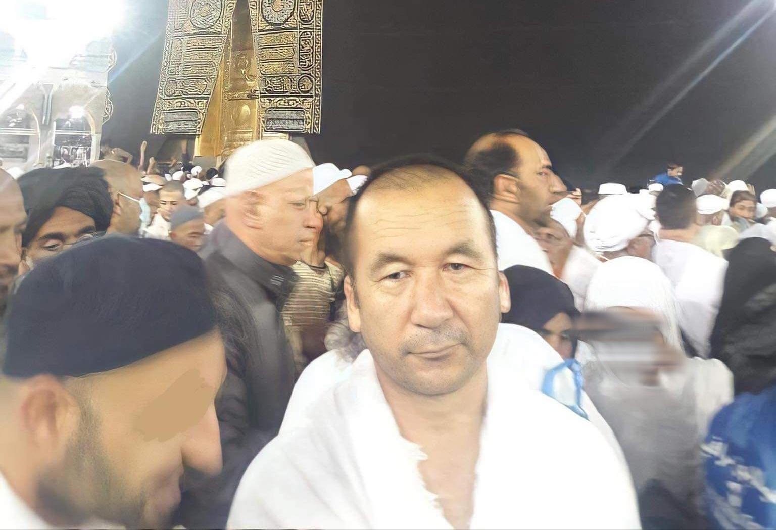 Aimadoula Waili pictured in front of the Grand Mosque in Mecca before he was detained in Saudi Arabia (Supplied)