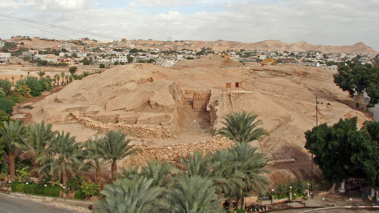 Le site de Tell al-Sultan est situé entre la ville palestinienne de Jéricho et la mer Morte (Wikimedia Commons)