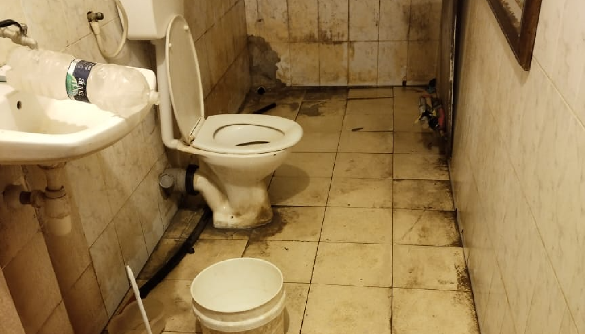 indian workers toilet