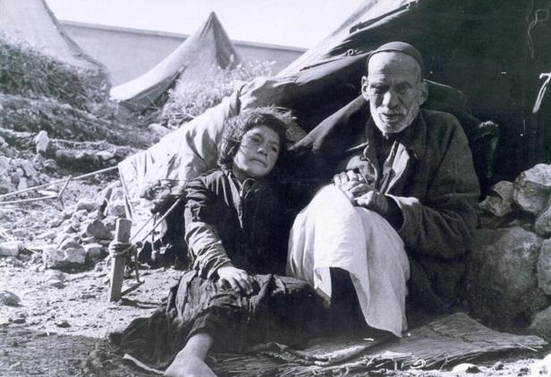 Ces deux Palestiniens sont devenus des réfugiés lorsqu’ils ont été expulsés de chez eux en 1948 (Wikimedia)