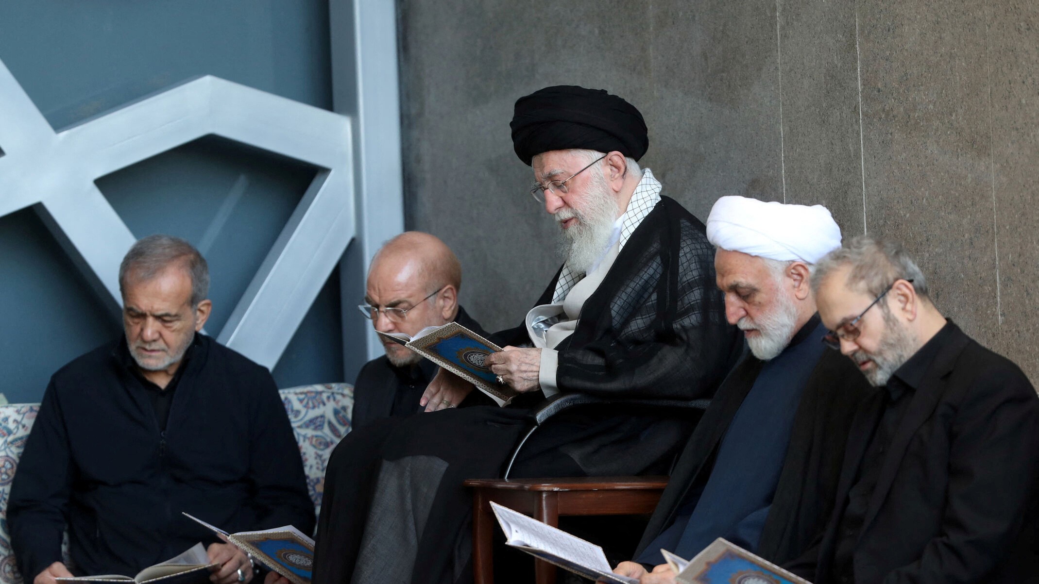 Khamenei prayer