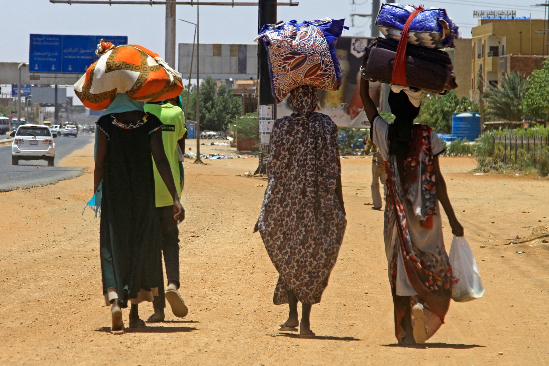 people flee khartoum sudan